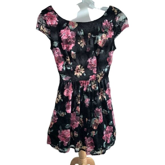 B. DARLIN GIRLS JUNIOR SLEEVELESS DROP WAIST LINED BLACK FLORAL DRESS NWT 1/2 - Picture 4 of 7